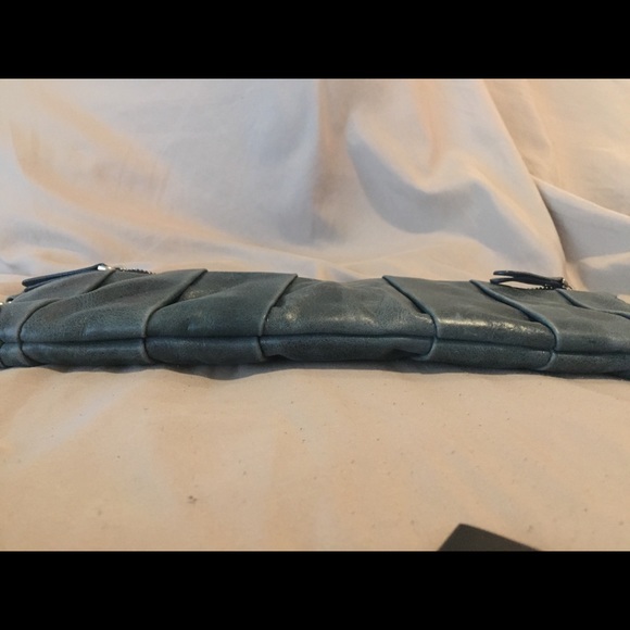 YL teal leather clutch, wristlet - Picture 5 of 6